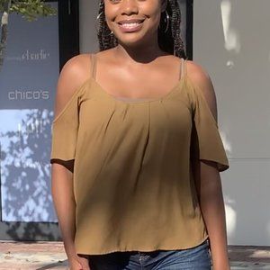 Capsule wardrobe three piece outfit two tops and high waisted shorts